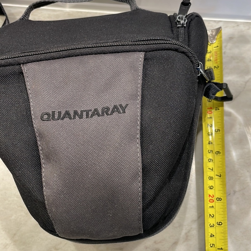 Quantaray Camera case w shoulder strap